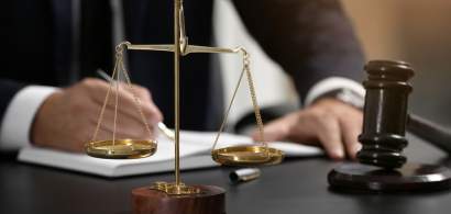 Grefierii cu studii juridice şi magistraţii asistenţi pot deveni avocați. În...