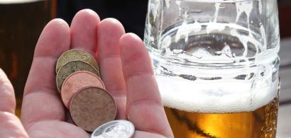 Clasamentul iubitorilor de bere: Unde se bea cea mai ieftină, dar și cea mai...