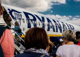 Ryanair, operatorul low-cost care vrea să bată Wizz Air în România,...