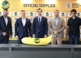Naționala bananieră de fotbal. Noul sponsor al FRF este ”Yellow”, un...
