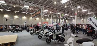 Salonul Moto București 2022 - mici cu pâine și motociclete