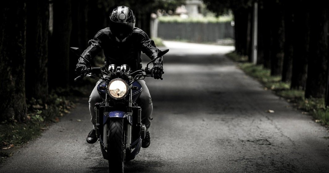 USR Bucuresti ii cere Gabrielei Firea sa suspende o licitatie pentru achizitia de motociclete destinate Politiei Locale