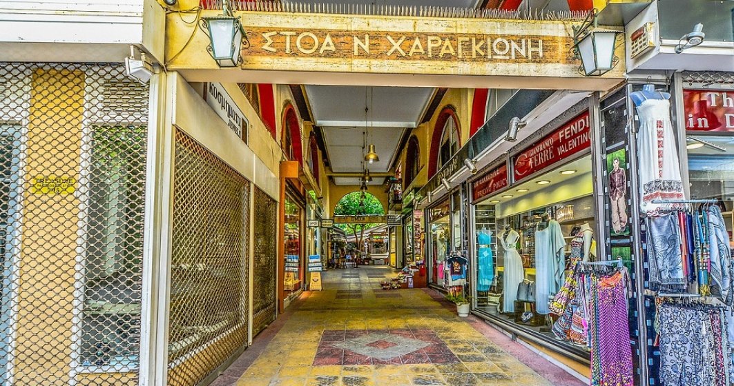 Grecia redeschide magazinele pentru prima dată după două luni
