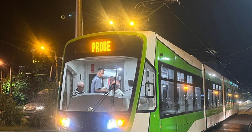 Primul tramvai Astra, scos pe străzile Bucureștiului pentru probe