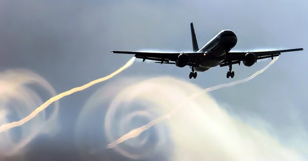 Călătorești cu avionul? Ce trebuie să știi despre turbulențe și riscul de a...