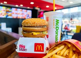 Restaurante McDonald’s din SUA, amendate după ce mai mulți minori au fost...