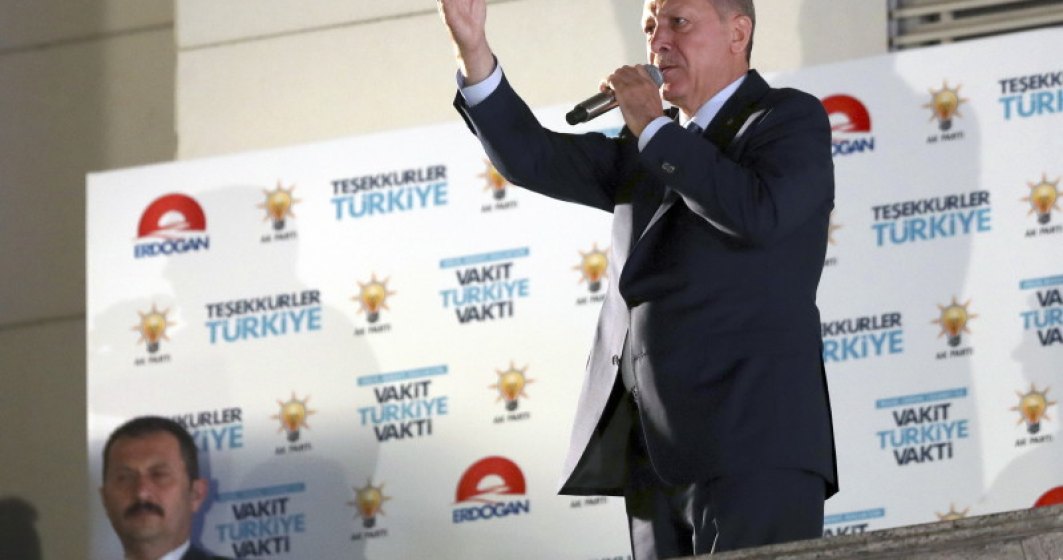 Recep Erdogan, votat pentru inca cinci ani in fruntea Turciei. A obtinut peste 50% dintre voturi in alegerile prezidentiale si parlamentare