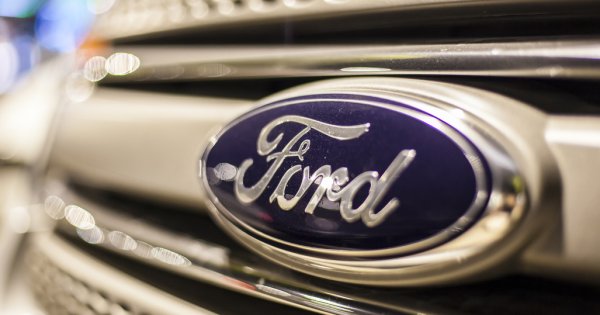 Ford trimite acasă aproape 4.000 de angajați ca urmare a trecerii la mașini...