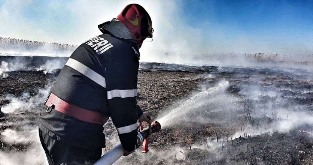 Şase hectare de vegetaţie uscată din Galați au ars într-un incendiu izbucnit de la o ţigară aruncată