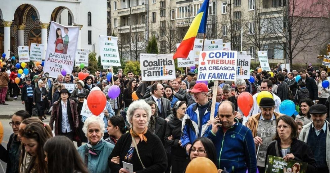 Politico, despre referendumul din Romania: "Guvernul spera ca o sa faca oamenii sa uite esecurile sale"