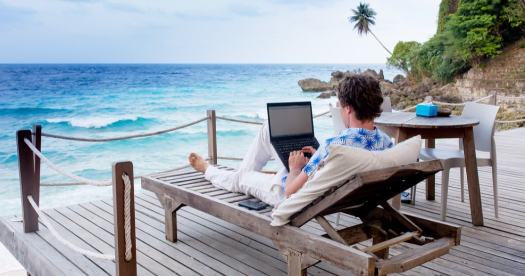 Poate fi la fel de productiv să lucrezi de acasă sau din Maldive, dar tehnologia slabă dă bătăi de cap