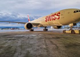 O vacanță cu bucluc: Un avion elvețian a aterizat în Spania fără niciun bagaj...