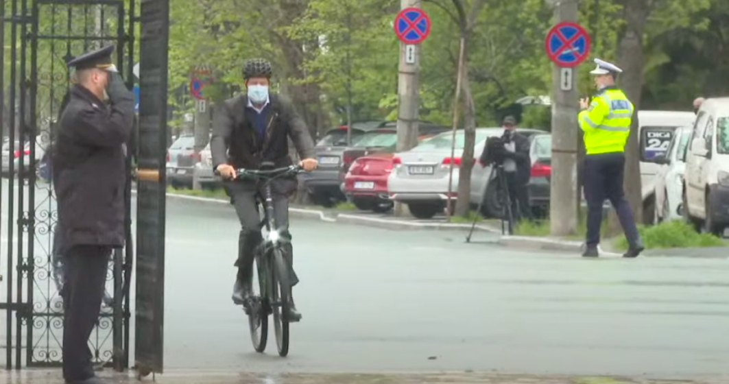 Preşedintele Iohannis - cu bicicleta spre Cotroceni în 'Vinerea Verde'