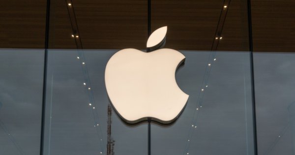 Gigantul Apple e acuzat de monopol ilegal pe piaţa telefoanelor mobile...