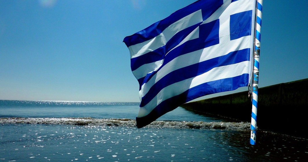Intrarea turiștilor pe cale terestră în Grecia, cu test COVID-19 și formular, devansată