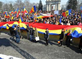Republica Moldova face istorie. Majoritatea pro-occidentală a votat...