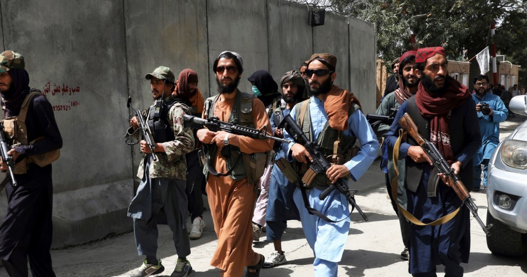 Cătușe pe presă: Talibanii arestează jurnaliști în mai multe zone din Afghanistan