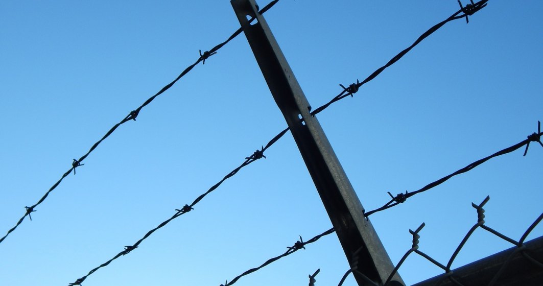 Peste 750 de detinuti protesteaza in 13 penitenciare: 10 dintre ei se afla pe acoperisuri