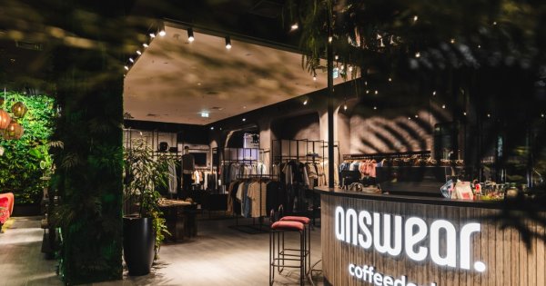 Fashion: Answear lansează primul său concept store. Are cafenea, loc de...