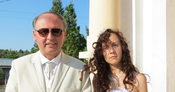 Cât se mai combină românii pe site-urile de matrimoniale? Cupidon.ro: Găsirea...