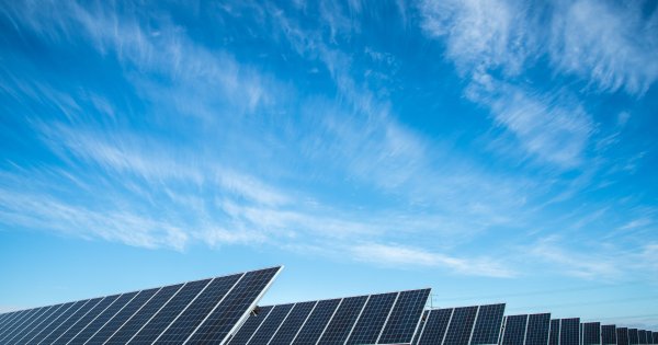 România ar putea avea proiecte de energie solară de 18.000 MW, cât toată...