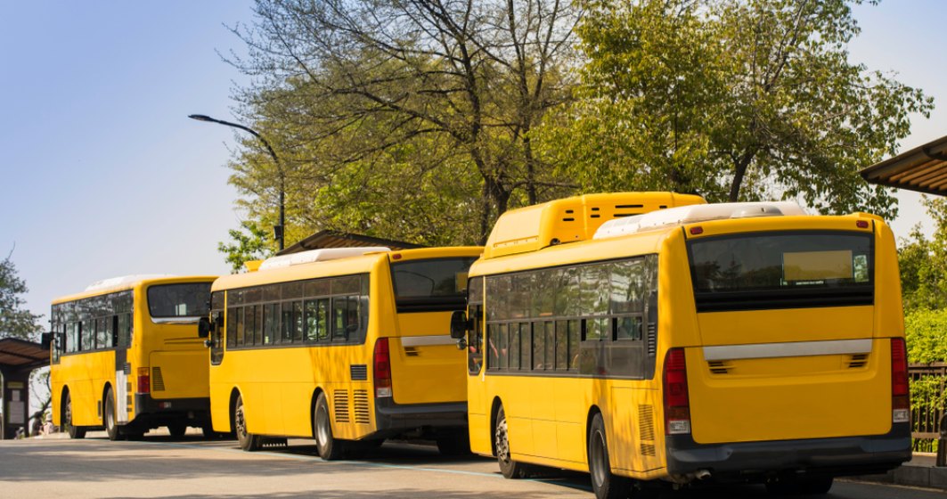 Guvernul anunță o investiție de 250 milioane euro pentru achiziția a 1.200 microbuze școlare electrice. Banii sunt din PNRR