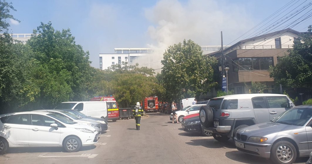 Incendiu la acoperișul a trei case din Sectorul 2 al Capitalei. Mai multe persoane au fost evacuate și necesită îngrijiri