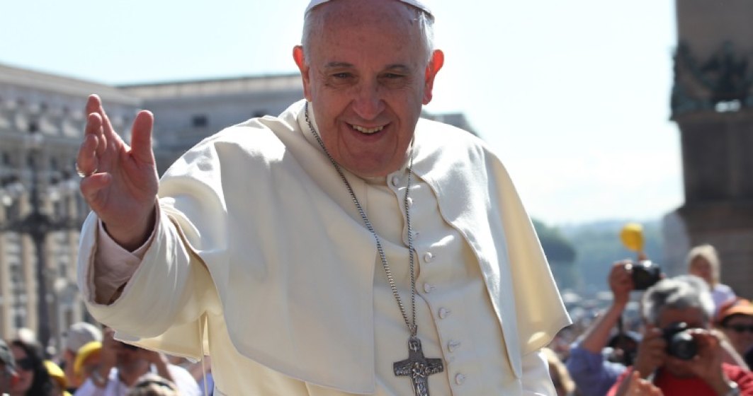 Video  Papa Francisc a folosit o masina Logan in timpul vizitei sale din Armenia
