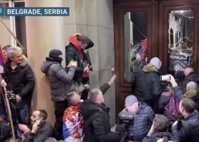 VIDEO  Proteste violente în Serbia. Rezultatele alegerilor sunt contestate