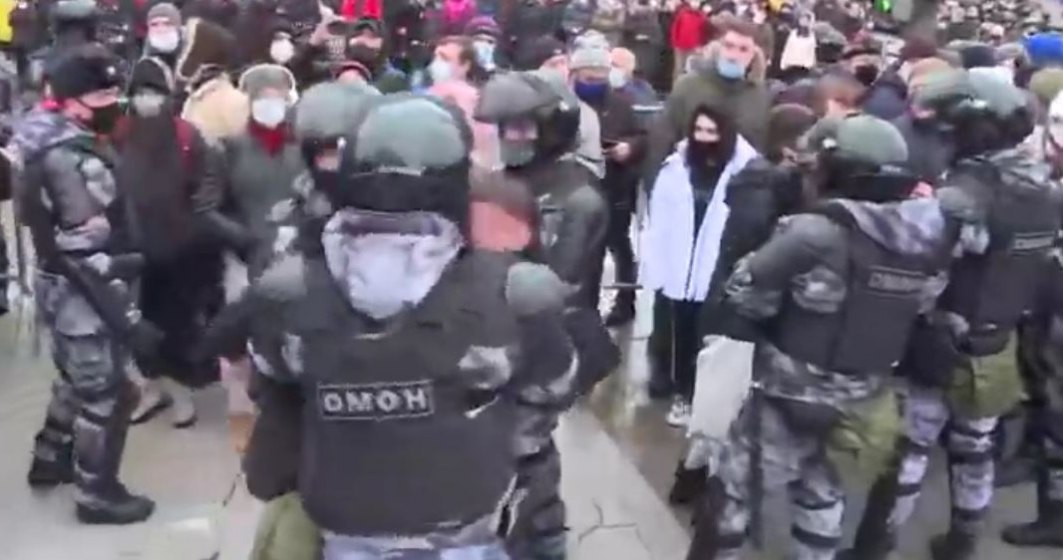 Proteste în Rusia: UE ''deplânge'' arestarea a peste 5,000 de persoane