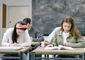 Imagine: Raport: 78,2% dintre elevi nu sunt de acord cu existența unui examen de...