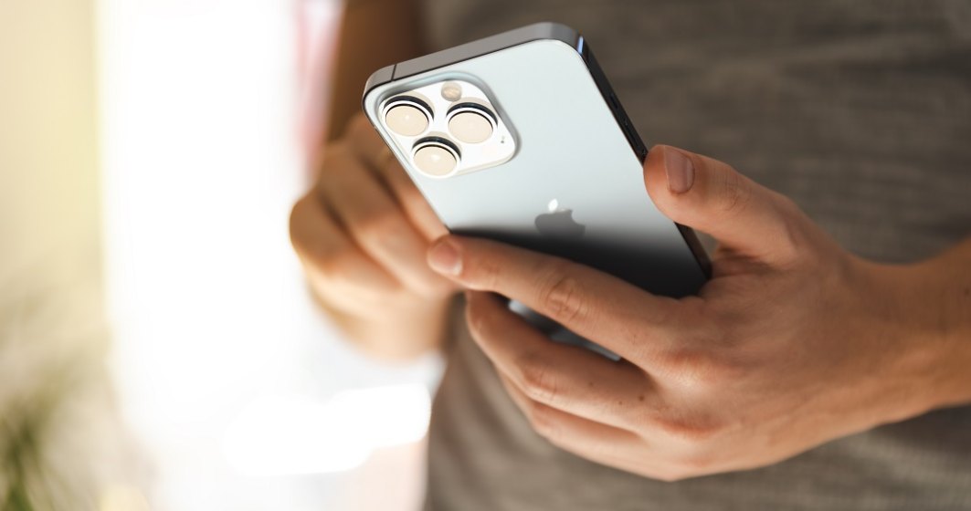 Goana românilor după iPhone: OLX anunță o scădere de peste 40% a prețului la iPhone 13