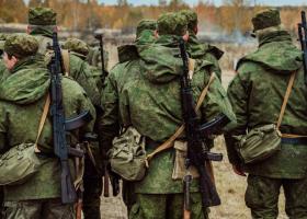 Rusia îngheață ratele la credite pentru cei care se înrolează în armată:...