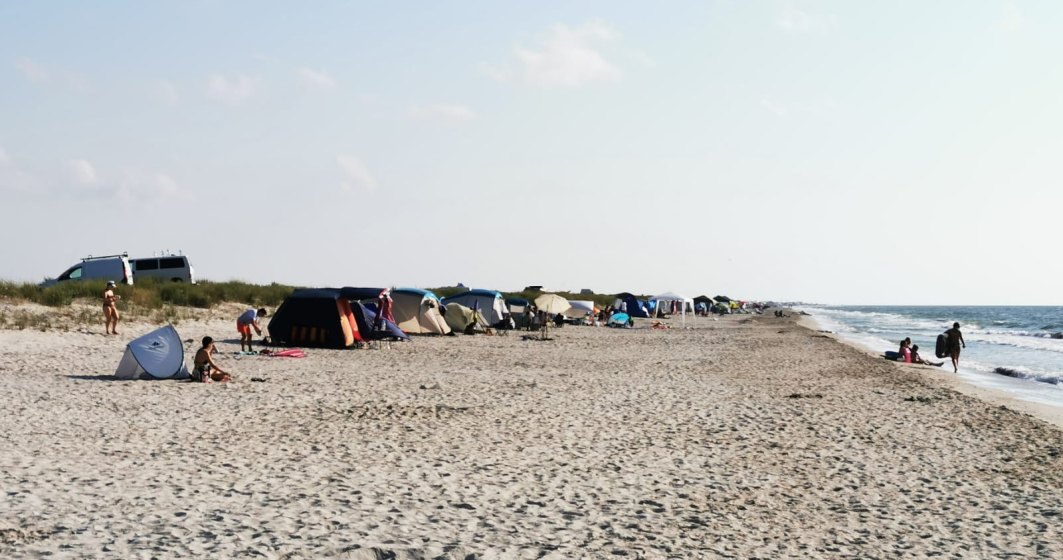 Dezvoltatorul de la Corbu: Plaja nu mai e de mult sălbatică. Turiștii lasă în urmă multe gunoaie