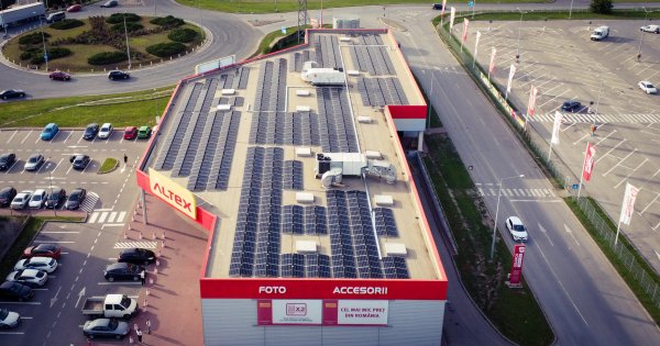 Investiție de 1,2 milioane de euro în panouri fotovoltaice pentru Cometex,...