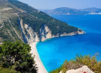 Poza 3 pentru galeria foto FOTO | Românii le iubesc: Top 10 cele mai frumoase insule din Grecia. Unde poți avea paradisul elen la picioarele tale