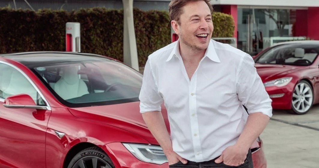 Elon Musk lovește din nou: A vândut parfum „Păr ars” de 1 milion de dolari