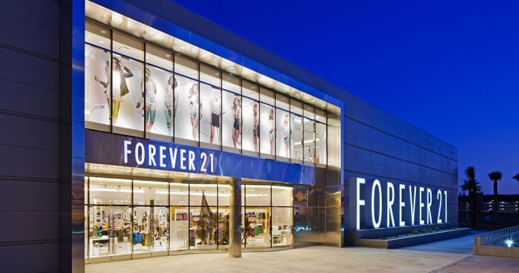 Forever 21, online în România. Brandul fast fashion se concentrează pe eCommerce după ce a închis sute de magazine