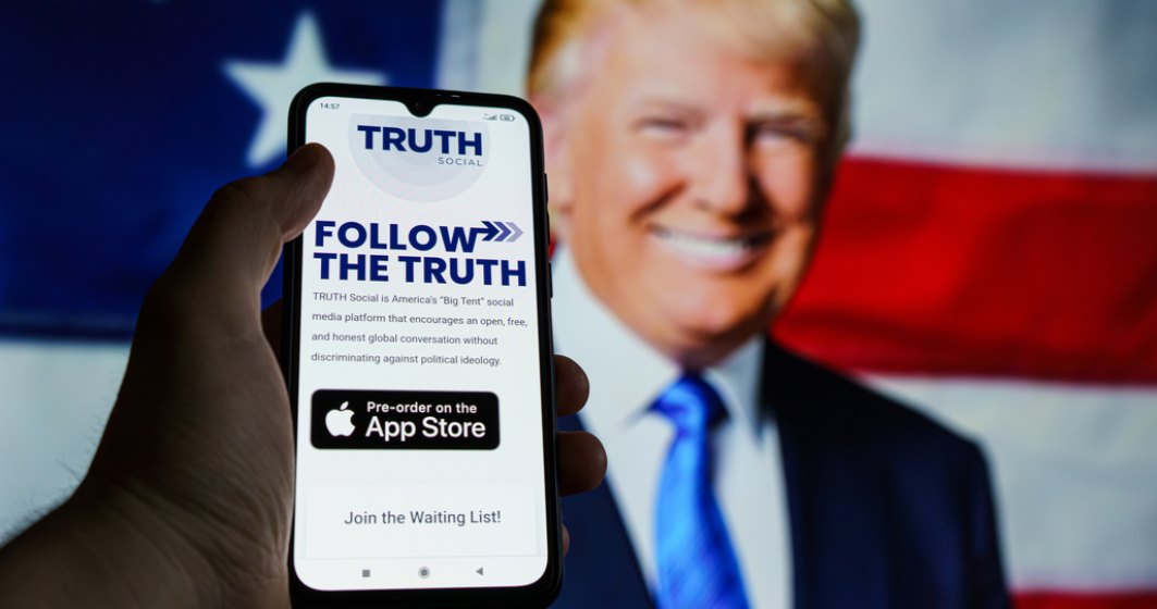 Donald Trump și-a lansat propriul Facebook: Truth Social