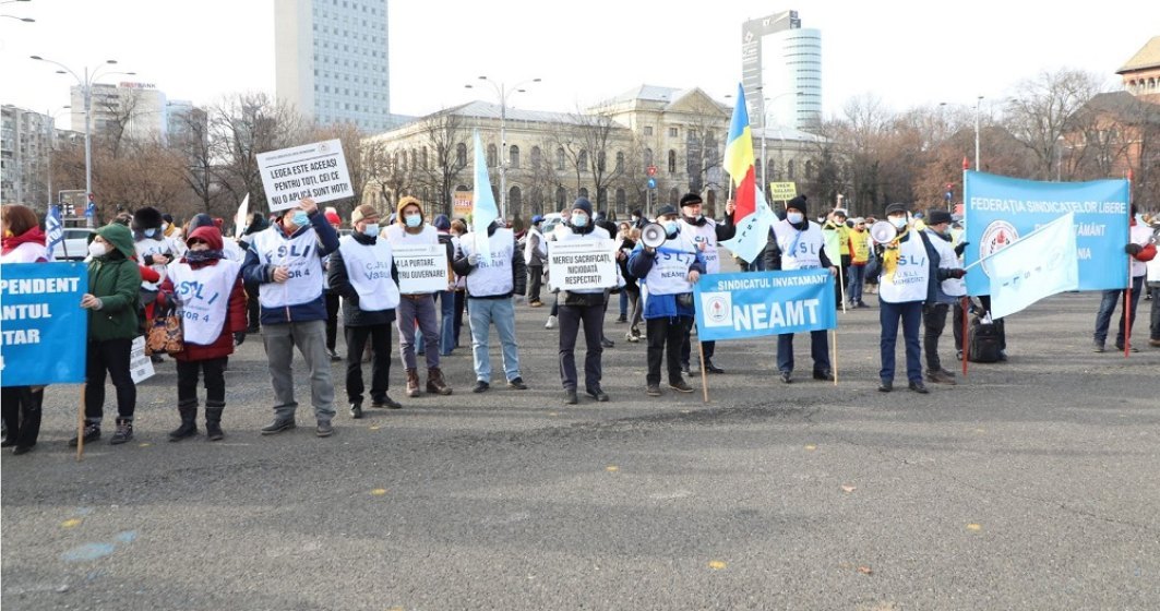 Un nou protest în București: Sindicaliștii din educație acaparează Piața Victoriei