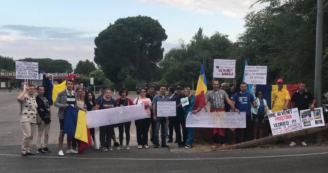 Viorica Dancila a fost intampinata de protestatari la Ambasada Spaniei din Madrid: "Bine ai venit la Pristina, Veorico!"