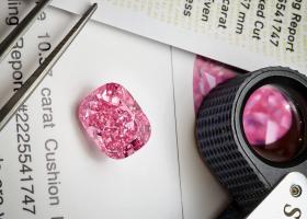 Diamant roz, scos la licitație, pentru 35 de milioane de dolari