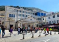 Poza 2 pentru galeria foto [FOTO] Vizită în Gibraltar, un paradis fiscal unde mergi pentru priveliște, maimuțe, alcool și țigări