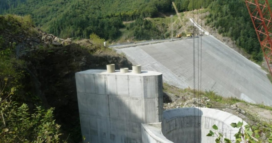 Legea care permite hidrocentralele în arii naturale protejate a fost votată.