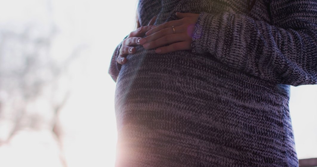 Studiu: Vaccinarea împotriva COVID-19 a gravidelor ar putea oferi protecţie copiilor