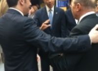 Poza 2 pentru galeria foto FOTO Dialog intre Traian Basescu si Barack Obama, la Summitul Securitatii Nucleare de la Haga