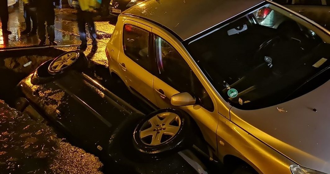 Bucuresti, 2019: Doua masini cazute intr-o groapa RADET