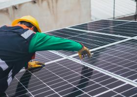 Imagine: Sustenabil zi de zi. Diana Stîngă, Darcom: Sistemele fotovoltaice pot face...