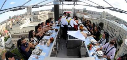 Un inginer roman face 200.000 euro cu un restaurant in care iti pui centura...