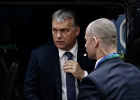 UEFA nu le va permite suporterilor maghiari să afișeze steagul Ungariei Mari...